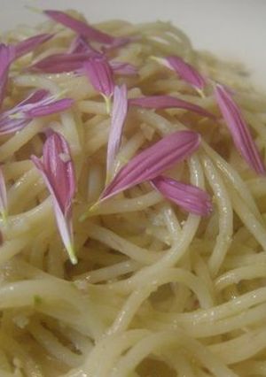 紫の菊のパスタ-レシピのメイン写真