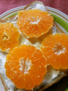 みかんとヨーグルトで簡単デザートトースト-レシピのメイン写真