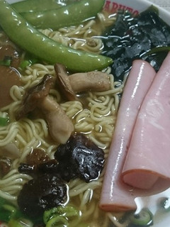4種冷凍キノコを使った即席麺・激うまです-レシピのメイン写真