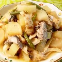 รูปของ 簡単煮込むだけ♪大根と鯖の生姜味噌煮込み