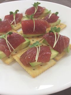 マグロとアボカドのカナッペ-レシピのメイン写真