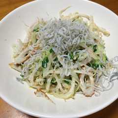 รูปของ 節約♡もやしとカイワレ大根のサラダ