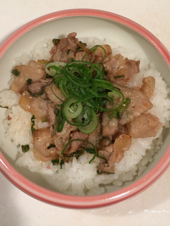 ブーブー(❛∞❛)ネギ塩豚丼ぶり-レシピのメイン写真