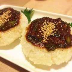 รูปของ ネギ味噌 焼きおにぎり