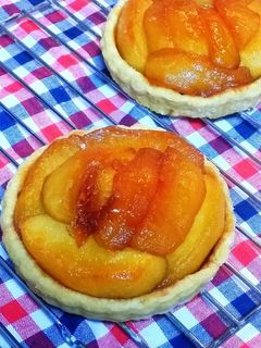 ルクルーゼでタルトタタン♪ by なおみっくすふるーと 【クックパッド