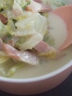 白菜とベーコンのWミルク煮(バター風味)-レシピのメイン写真