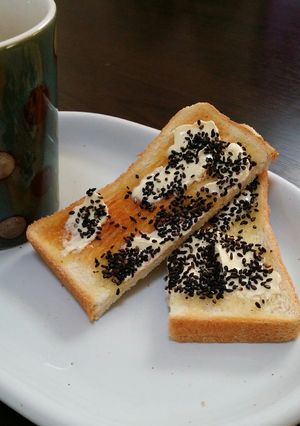 ごまの香りがたまらん♪楽ちんトースト-レシピのメイン写真