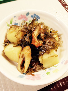 きざみ昆布とじゃが芋の煮物(圧力鍋で)-レシピのメイン写真