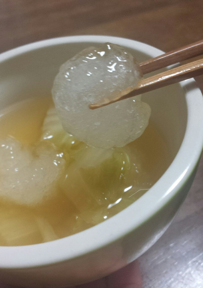 暖まるよ♪白菜と片栗団子のお吸い物-レシピのメイン写真