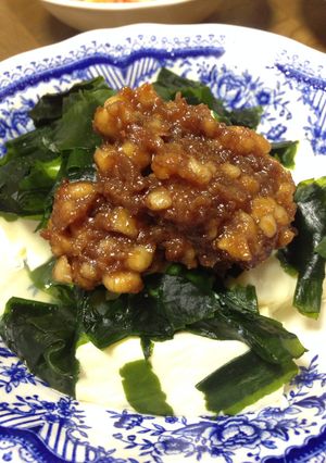 暖か豆腐とワカメのクルミ味噌添え-レシピのメイン写真