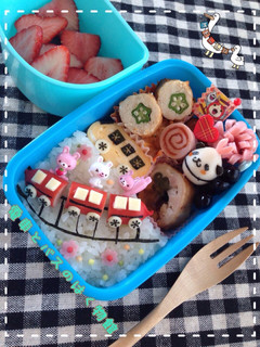 簡単 ウサギ電車と卵焼きバス キャラ弁-レシピのメイン写真