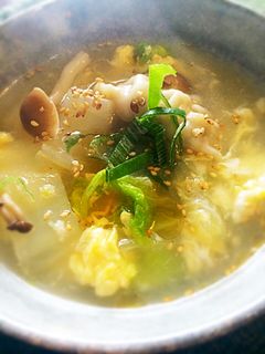 冷凍餃子で簡単10分!白菜で中華風スープ-レシピのメイン写真