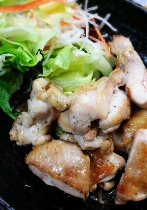 簡単。鶏もも肉の塩コショウ焼き♥-レシピのメイン写真