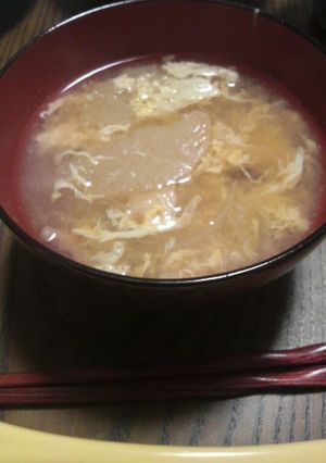 一番人気!玉ねぎしいたけ麩たまごのみそ汁-レシピのメイン写真