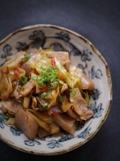 豚バラとこんにゃく、ポロネギのピリ辛炒め-レシピのメイン写真