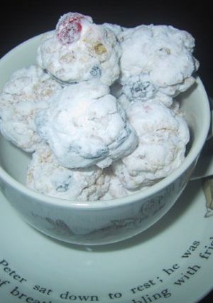 雪玉みたいなマシュマロボール-レシピのメイン写真