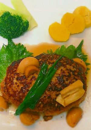 簡単！柔らか～ 鶏と豚肉のハンバーグ-レシピのメイン写真