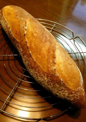 手ごねでクープも気泡もバッチリのバケット-レシピのメイン写真