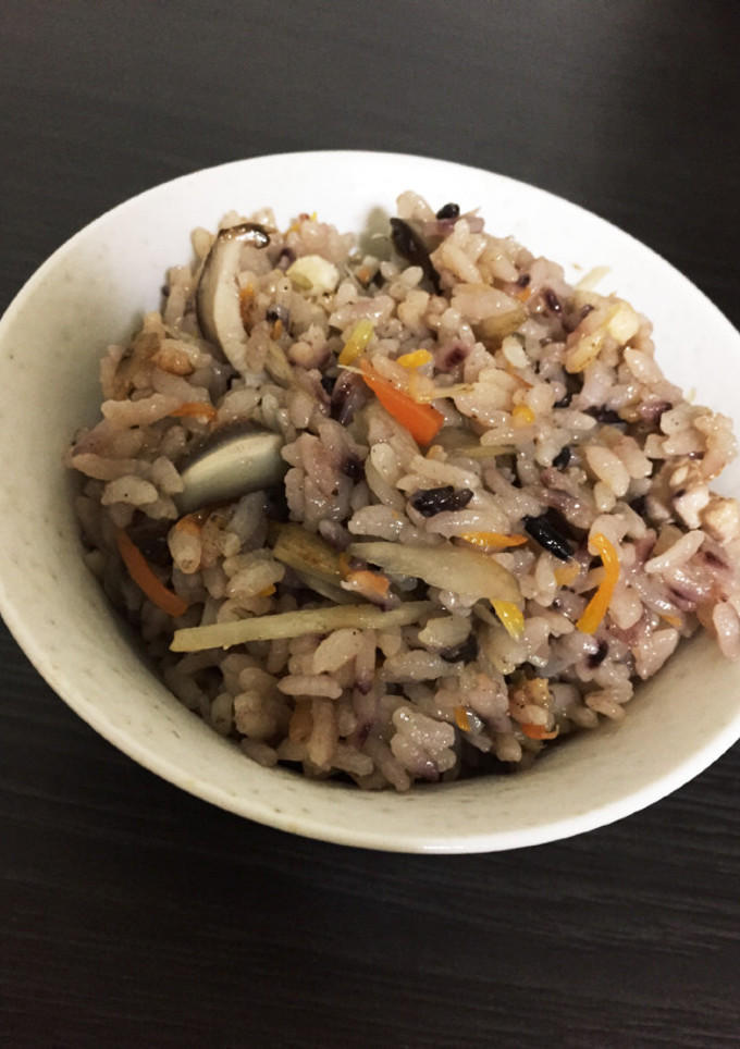 もちもち！黒米とごぼうの炊き込みご飯-レシピのメイン写真