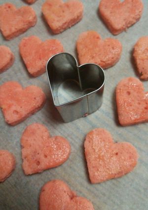 バレンタインの飾りに♪苺色の♡ケーキ-レシピのメイン写真
