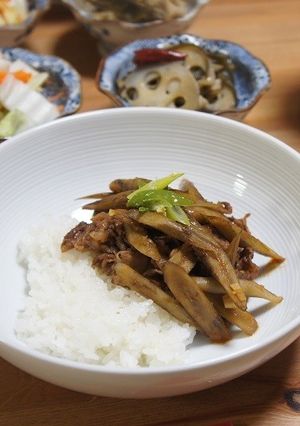 白飯がすすむ。牛肉とごぼうの甘辛煮-レシピのメイン写真