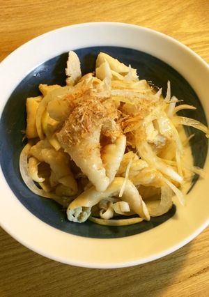 居酒屋メニュー☆新玉ねと鶏皮ポン酢-レシピのメイン写真