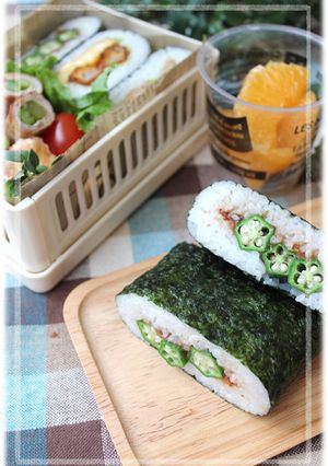 おくらと梅おかかのおにぎらず-レシピのメイン写真