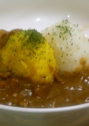 残ったカレーをマウンテン（おにぎり）に！-レシピのメイン写真