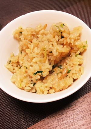 炊飯器で春菊のガーリックライス-レシピのメイン写真
