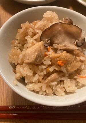 めんつゆで簡単に！鳥もも肉ときのこの炊き込みご飯-レシピのメイン写真