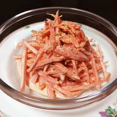 รูปของ 簡単！モリモリ食べれるにんじんサラダ♪