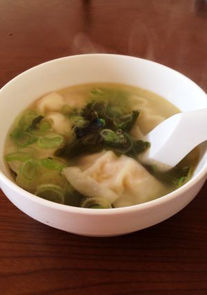 簡単☆1人ランチ☆冷凍餃子スープ-レシピのメイン写真