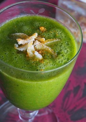 紅茶キノコでパセリのグリーンスムージー-レシピのメイン写真