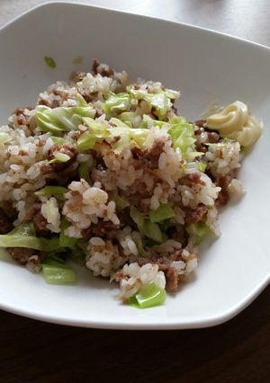 ハンバーグリメイク♪にくにくチャーハン-レシピのメイン写真