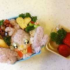 รูปของ プリキュアの妖精❤️アロマのキャラ弁❤️