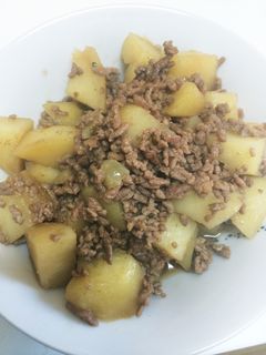 じゃがいもとひき肉の煮物-レシピのメイン写真