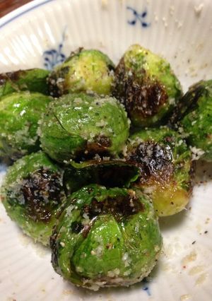 簡単、焼き芽キャベツ-レシピのメイン写真
