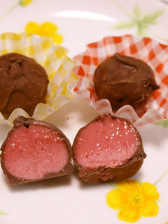 生チョコから作る いちごのトリュフ♡-レシピのメイン写真