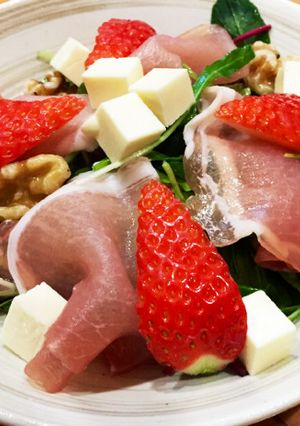いちごのsalad-レシピのメイン写真