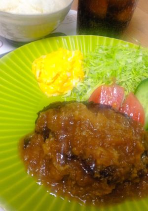 男子が喜ぶ♬ 生姜焼き粗びきハンバーグ-レシピのメイン写真
