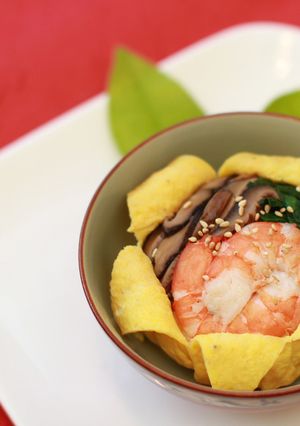 【お祝いに♪】うす焼きたまごの花寿司-レシピのメイン写真