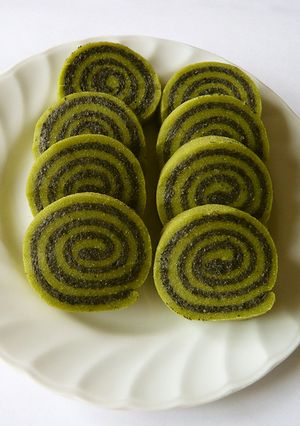 【やさしい甘さ】きな粉とごまの二色巻き-レシピのメイン写真