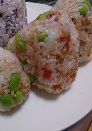枝豆と梅の満足おにぎり-レシピのメイン写真