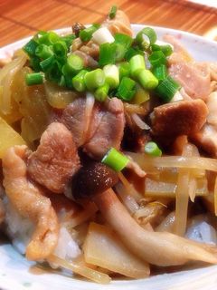 ヨシダソースで♪大根と鶏肉の甘辛丼-レシピのメイン写真