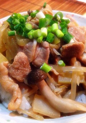 ヨシダソースで♪大根と鶏肉の甘辛丼-レシピのメイン写真