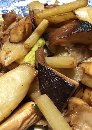 ウドと原木しいたけの炒め物-レシピのメイン写真