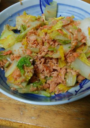 白菜とサーモンのバター醤油炒め。-レシピのメイン写真