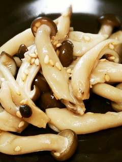レンジで1分半!しめじのゴマ和え☆お弁当-レシピのメイン写真