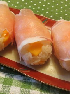 チーズ入り生ハムおにぎり-レシピのメイン写真