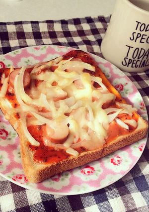 ソースから作る！簡単朝食ピザトースト-レシピのメイン写真